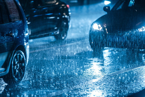 Navigating the Dangers of Driving in Storms